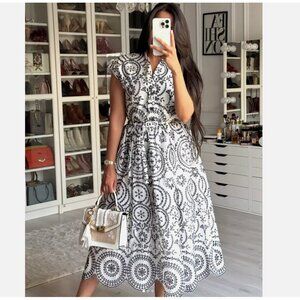ZARA WOMAN ECRU Blue Eyelet CONTRAST EMBROIDERED DRESS 4786/068 XS S M L NWT